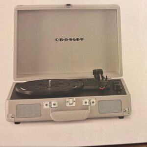 Crosley Cruiser Premier Turntable - Black and White